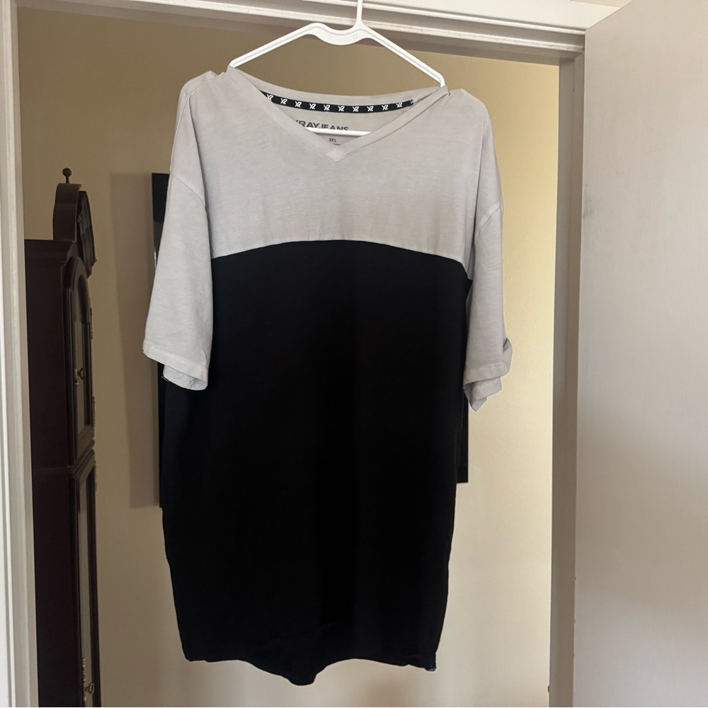 Gray and Black Men's Short Sleeve Tee